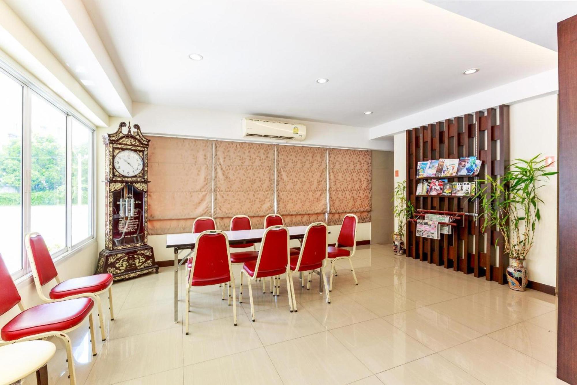Collection O Vresotel Nonthaburi Extérieur photo