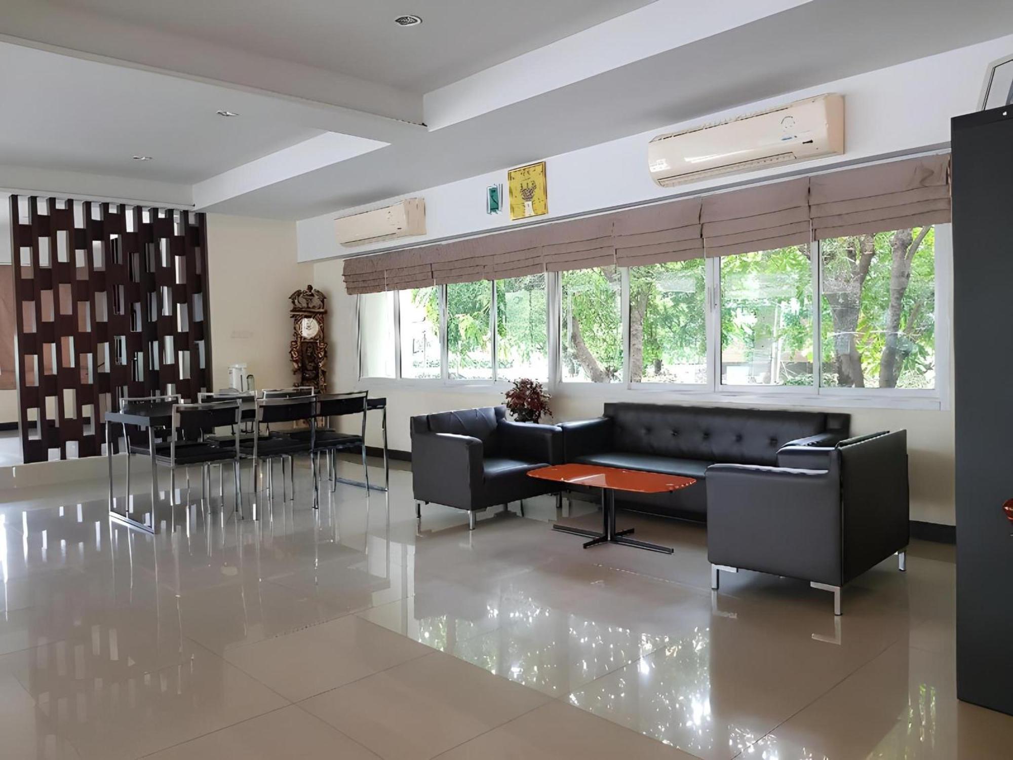 Collection O Vresotel Nonthaburi Extérieur photo